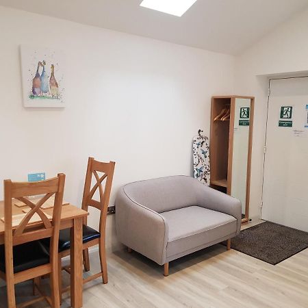 Wyvern Apartment 约维尔 外观 照片