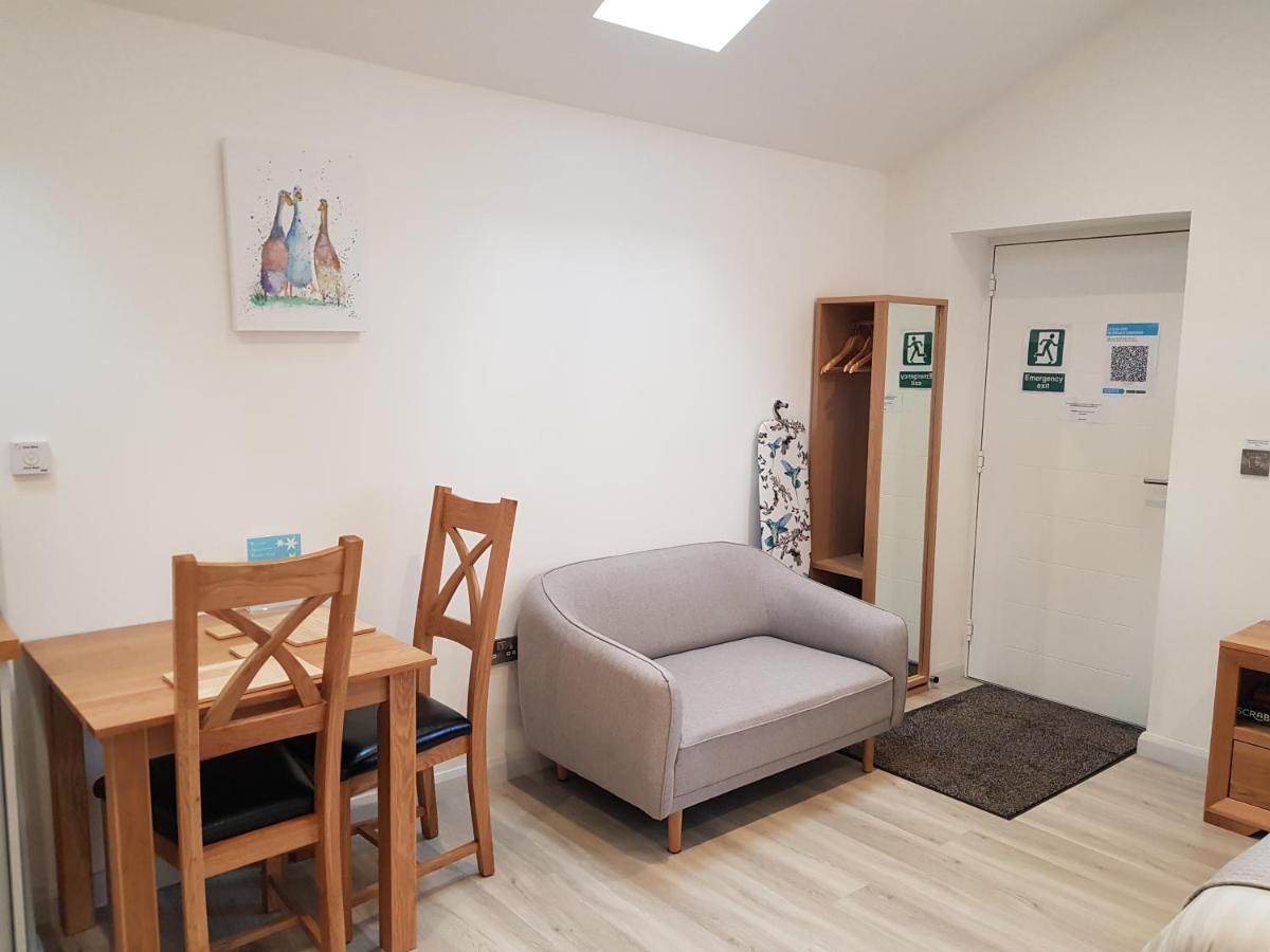 Wyvern Apartment 约维尔 外观 照片